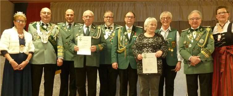 Karl-Heinz Radermacher und Doris Blum wurden mit dem Jubelorden für 50 bzw. 25 Jahre treue Dienste in der Bruderschaft geehrt.