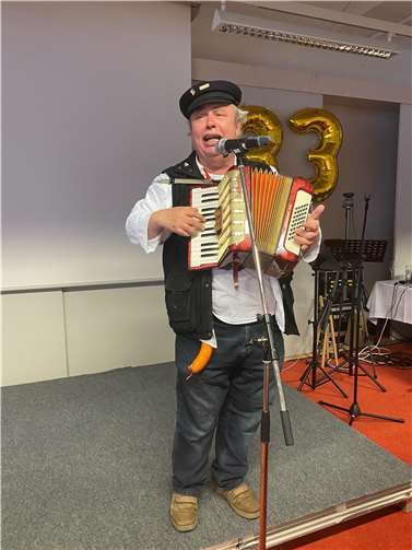 Karl Krämer begeisterte als Taxifahrer.