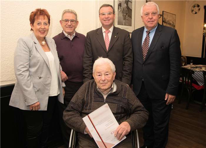 Karl Mönch (2.v.l.) und Karl-Hubert Damian (3.v.l.) wurden geehrt.  CDU Ahrweiler