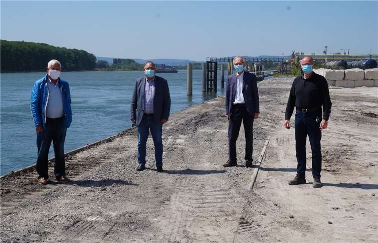 Karl-Otto Hahn, Günther Bomm, Herbert Speyerer (FDP Stadtverband Bendorf) und Markus Stock (Geschäftsleitung BUS Bendorf). Foto: privat
