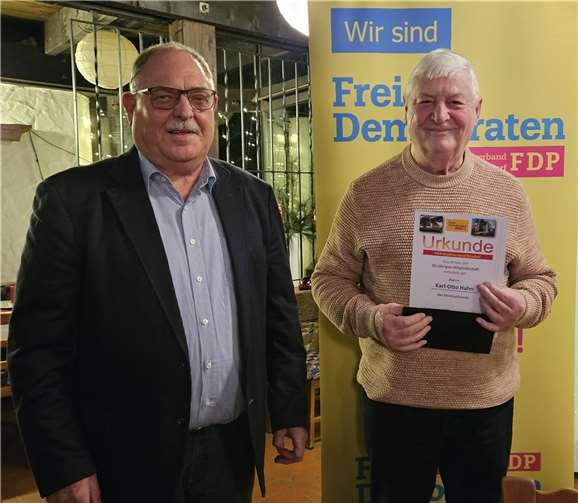 Karl-Otto Hahn wurde für seine 50jährige Mitgliedschaft geehrt.  Foto: FDP Bendorf