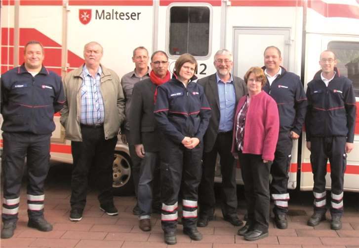 Karl-Rudolf Görgen mit dem Team des Malteser Hilfsdienstes in Bendorf. privat