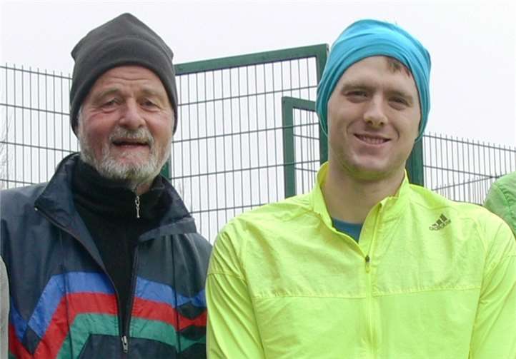 Karl-Werner Kunz, Chef des Lauftreffs Puderbach, war stolz auf die Leistung des Neumitglieds Matthias Klappert und freut sich, dass er noch mal „frisches Blut“ in den Lauftreff Puderbach bringt.Dietrich Rockenfeller, Lauftreff Puderbach