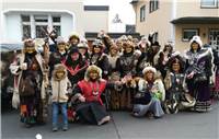 Karneval-Erinnerungsfoto des Clubs, den Hemmesser Hunnen von 1986 bei der Aufste...