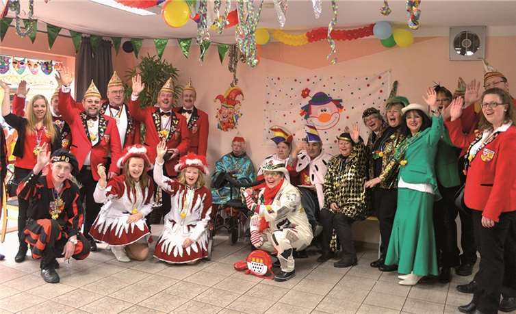 Karnevalsitisches Frühstück im Haus Bachtal. privat