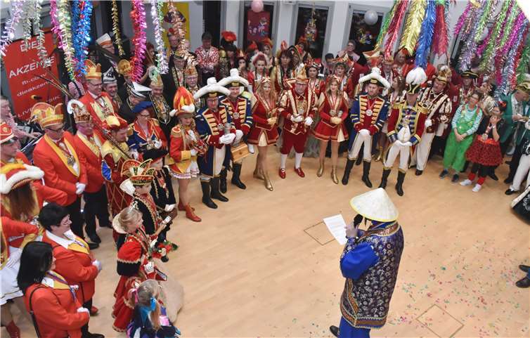 Karnevalsvereine aus der VG Weißenthurm hatte Bürgermeister Przybylla ins VG Rathaus eingeladen.Fotos: HEP