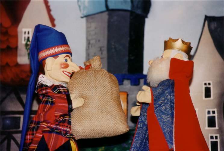 „Kasper und der gestohlene Bonbonsack“ heißt das Handpuppenspiel für Kinder ab zwei Jahren. Foto: privat