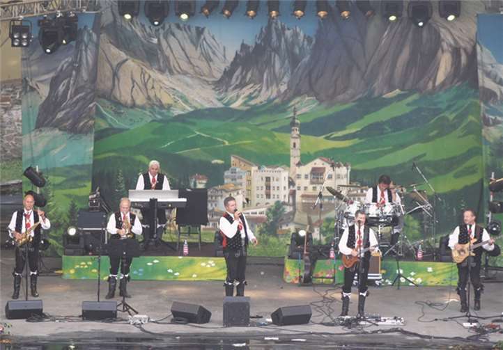 Kastelruther Spatzen und ihre Gäste sorgen am letzten Augustwochenende für ein ganz besonderes Open-Air-Highlight. privat