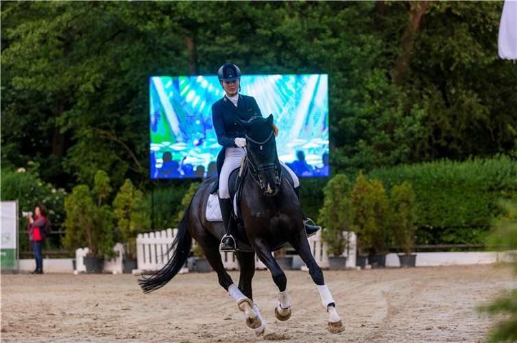Katharina Brünker - Siegerin der Dressurkür. Fotos: media-kl.de/Katharina Lauer