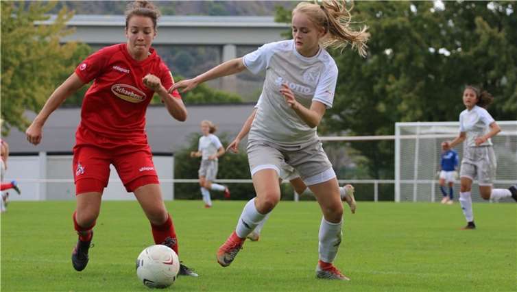 Katharina Pohs (r.) und die erste Mannschaft des SC 2013 Bad Neuenahr verpatzten die Generalprobe vor dem Saisonauftakt am nächsten Wochenende. Foto: Guido Kölzer