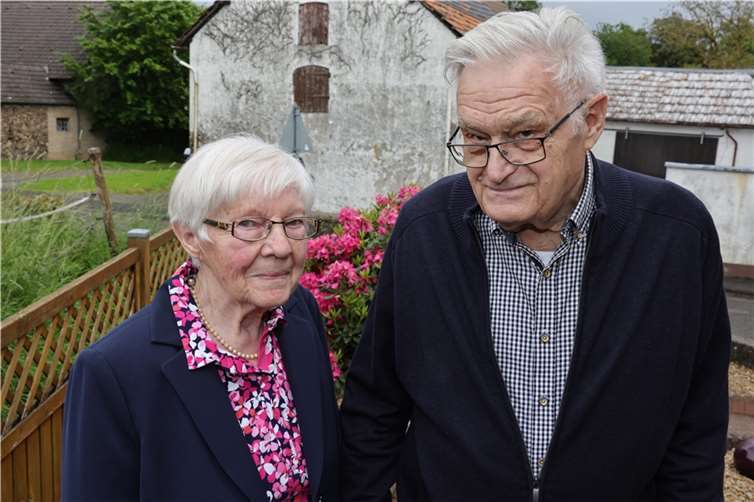 Katharina und Ernst Kaspers feierten ihr Fest im Kreise von Familienangehörigen, Freunden und Bekannten. Foto: Werner Dreschers