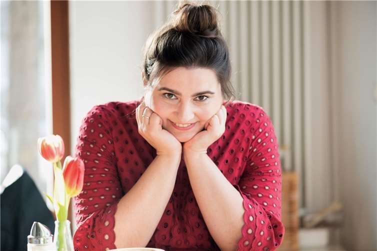 Kathinka Engel lässt ihr Publikum mit den Liebenden mitfiebern.  Foto: Diane von Schoen