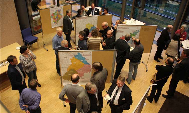 Katholikenrat, Diözesanpastoralrat, Kirchensteuerrat, Priesterrat, Dechanten, die erweiterte Leitungskonferenz sowie Vertreterinnen und Vertreter von Berufsgruppen und Einrichtungen im Bistum waren mit Bischof Dr. Stephan Ackermann zusammengekommen.privat