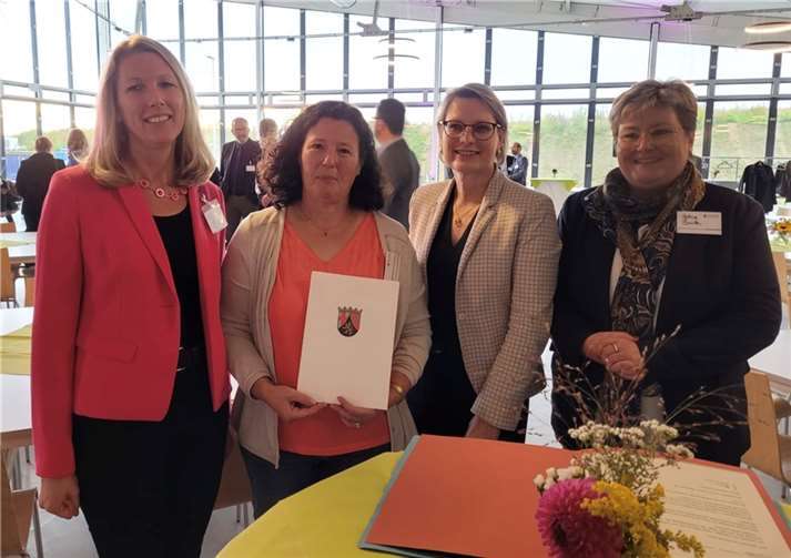 Kathrin Römermann wurde von Bildungsministerin Dr. Stefanie Hubig zur Förderschulrektorin ernannt.  Foto: privat