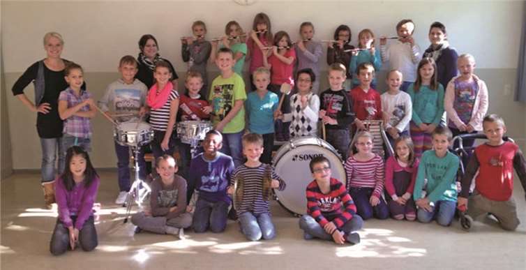 Katja Effelsberg-Kohzer Brachte die Instrumente des Spielmannszuges zum Ausprobieren mit in die Grundschule. Privat