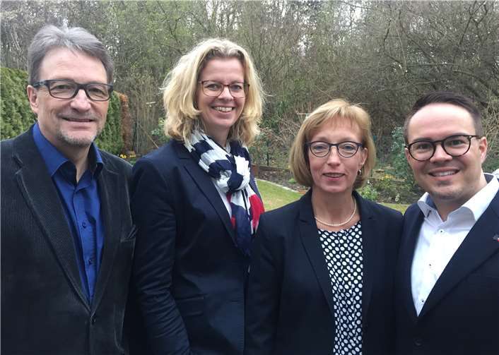 Katja Kroeger (Zweite von rechts) ist seit 2015 Meckenheimer CDU-Vorsitzende. Um ihre Nachfolge bewirbt sich Rainer Friedrich (links). Als Stellvertreter kandidieren Joachim Kühlwetter und Carolin Norden. Foto: CDU Meckenheim