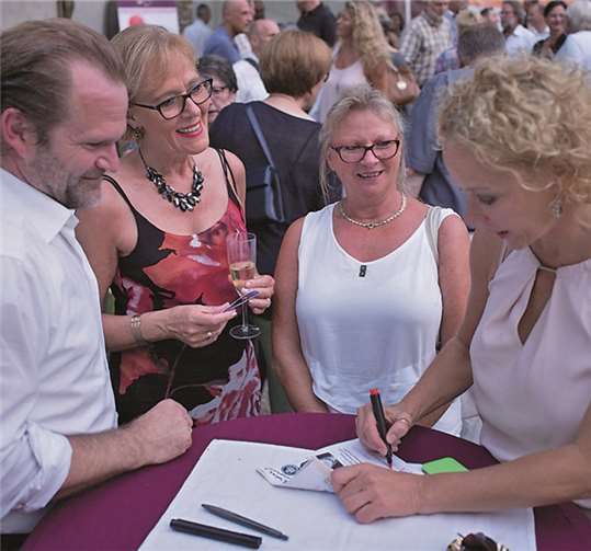 Katja Riemann gab gerne Autogramme.