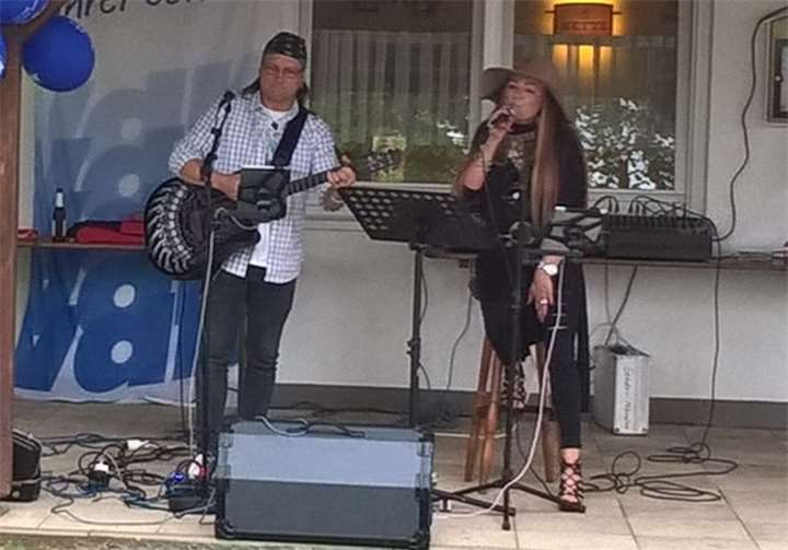 Katja Siedenkamp und Guido Norman begeisterten mit ihrem Acoustic Rock. privat