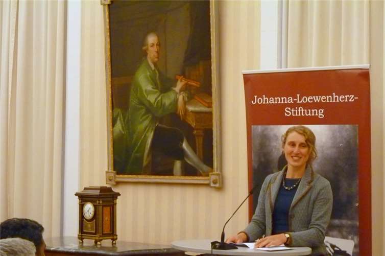 Katrin Pütz – eine außergewöhnliche junge Frau Katrin Pütz bei ihrer Dankesrede.