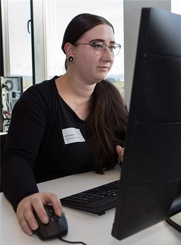 Kauffrau für Büromanagement Colette Mattar aus Binningen, beschäftigt bei der Handwerkskammer Koblenz.