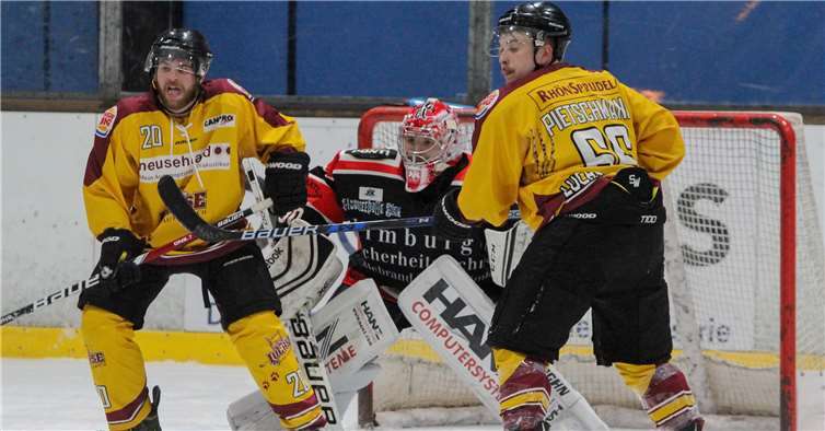 Keeper Steve Themm zeigt eine pralle Leistung gegen Lauterbach.