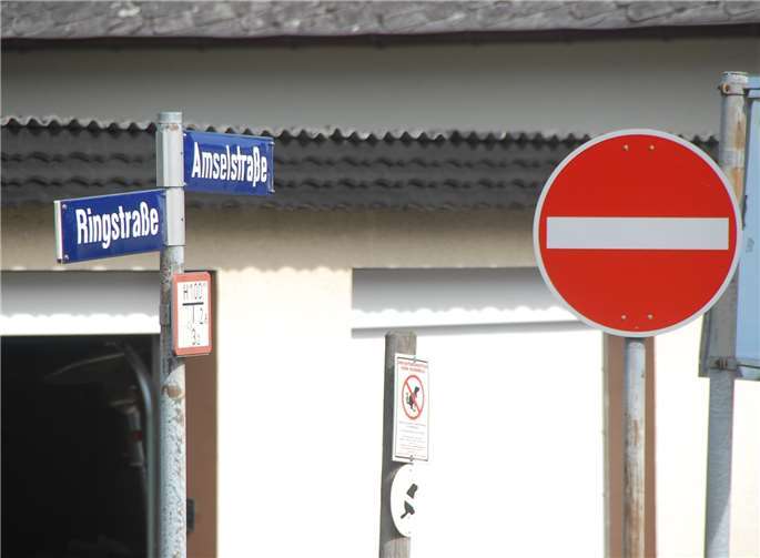 Kein Durchkommen möglich? In der Frage, wie mit der Sanierung von Gemeindestraßen in Horressen umgegangen werden soll, scheinen sich die Parteien festgefahren zu haben. Foto: KE