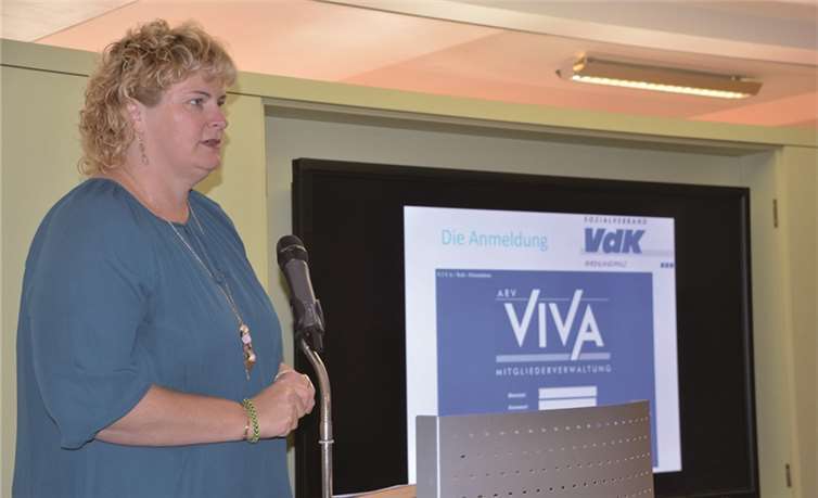 Keine Angst vor VIVA-Web: Frau Sandra Schmitz zeigte die Vorteile dieses Programmes auf.