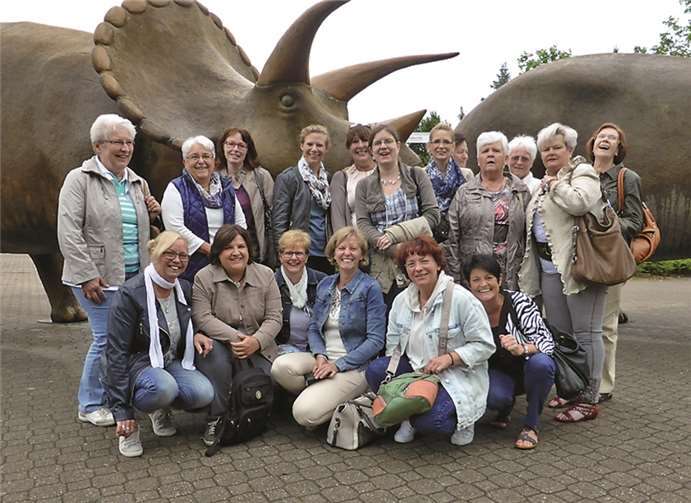 Keine Angst zeigten die Gimmiger Backeslämpchen beim Anblick der Dinos im Naturkundemuseum in Münster. privat