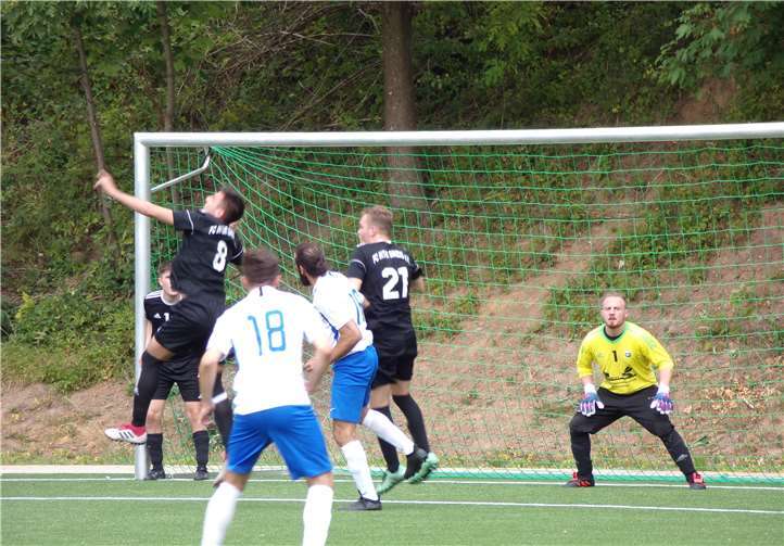 Keine Chance hatte die neu gegründete Spielgemeinschaft vom Rhein am ende gegen Niederberg. Foto: privat
