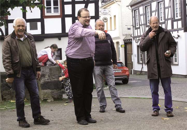 Keine Chance hatten Hendrik Gerlach und Uli Geraets gegen die späteren Boule-Vizemeister, Heiko Heinecke und Walter Weißenfels.