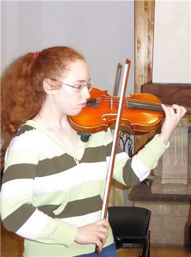 Keine Entspannung im Kaminzimmer, sondern große Disziplin. Yuliya Feldmann findet die Vorbereitung für den Wettbewerb „für alle sehr anstrengend“.