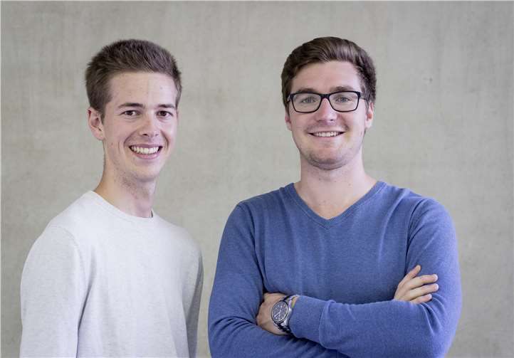 Keine Lust auf dicke Fachbücher - die beiden Autoren David Nelles und Christian Serrer veröffentlichten das Buch zum Thema Klimawandel.