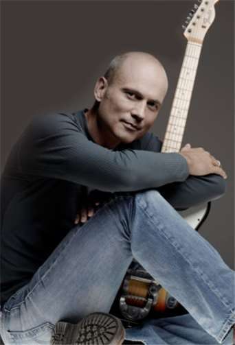 Keiner performt Kinderlyrik so cool wie Oliver Steller.