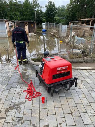 Keller und Gärten wurden Wassermassen befreit