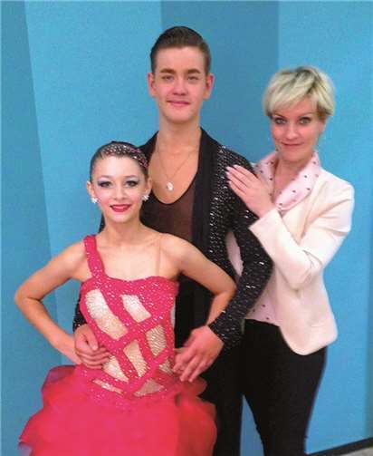 Kelly Kindsvater und Erich Balan mit Trainerin Daniela Esch.privat