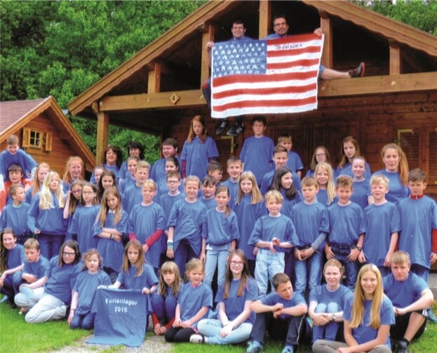 Kempenich. Die SCK-Jugendabteilung verbrachte vier Tage im Camp „Teufelsfels“ in Schneppenbach. Zum diesjährigen Lagerthema „Amerika“ gab es unter anderem eine Cheerleader-Vorführung. Auch eine Lagerfahne wird jedes Mal zu dem aktuellen Thema erstellt.privat