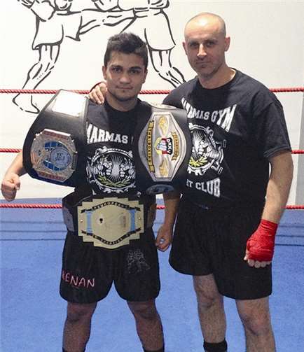 Kenan Er (l.) und Trainer Mario Mastromarino bereiten derzeit auf die „Fight Night“ in Vettelschoß vor. AB