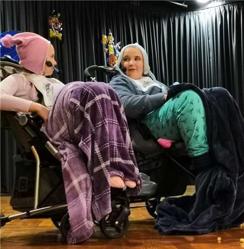 Kerstin und Melina haben eine schwere Kindheit.
