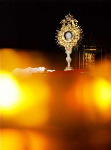 Kerzen und Musik verwandeln die Laurentiuskirche Ahrweiler in einen besonderen Ort. Foto: privat