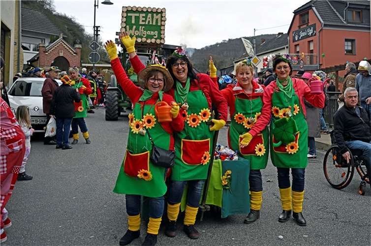 Kesseling Alaaf  Am Samstag den 10. Februar 23 prägten beim Karnevalszug in Kess...