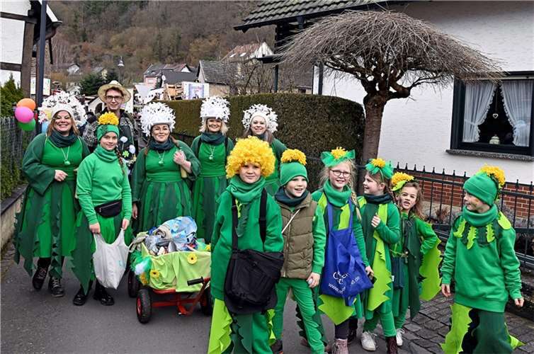 Kesseling Alaaf  Am Samstag den 10. Februar 23 prägten beim Karnevalszug in Kess...
