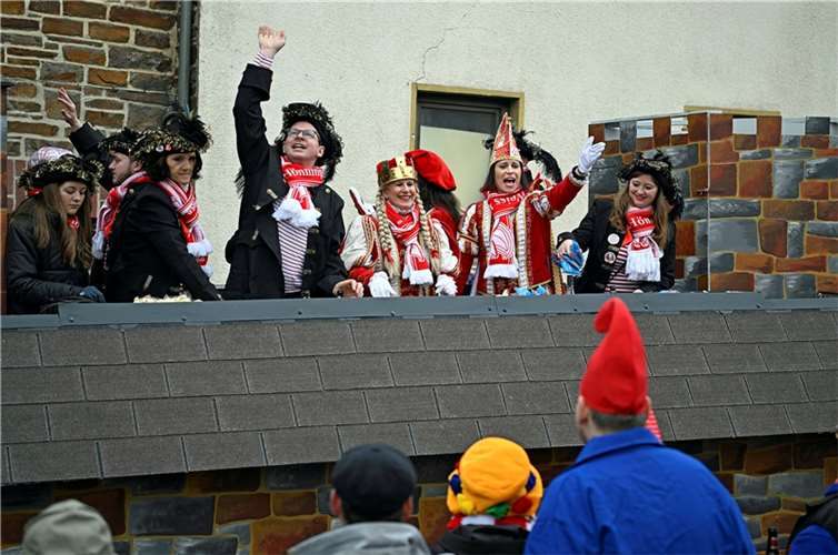 Kesseling Alaaf  Am Samstag den 10. Februar 23 prägten beim Karnevalszug in Kess...