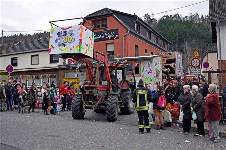 Kesseling Alaaf  Am Samstag den 10. Februar 23 prägten beim Karnevalszug in Kess...