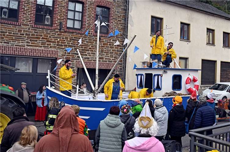 Kesseling Alaaf  Am Samstag den 10. Februar 23 prägten beim Karnevalszug in Kess...