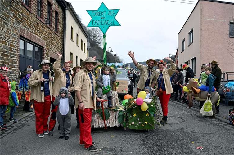 Kesseling Alaaf  Am Samstag den 10. Februar 23 prägten beim Karnevalszug in Kess...