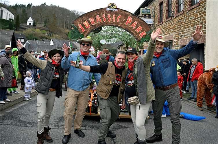 Kesseling Alaaf  Am Samstag den 10. Februar 23 prägten beim Karnevalszug in Kess...