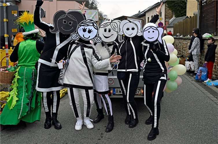 Kesseling Alaaf  Am Samstag den 10. Februar 23 prägten beim Karnevalszug in Kess...