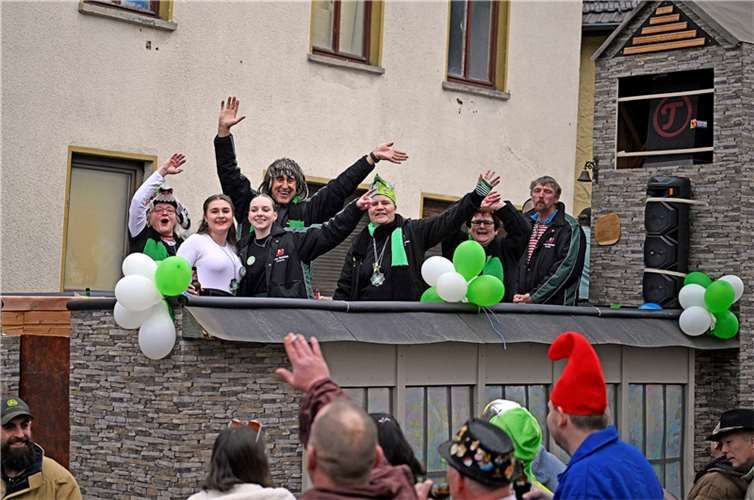 Kesseling Alaaf  Am Samstag den 10. Februar 23 prägten beim Karnevalszug in Kess...