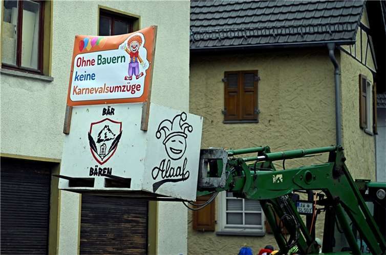 Kesseling Alaaf  Am Samstag den 10. Februar 23 prägten beim Karnevalszug in Kess...