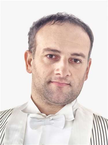 Khvicha Khozrevanidze überzeugt im Tenor.